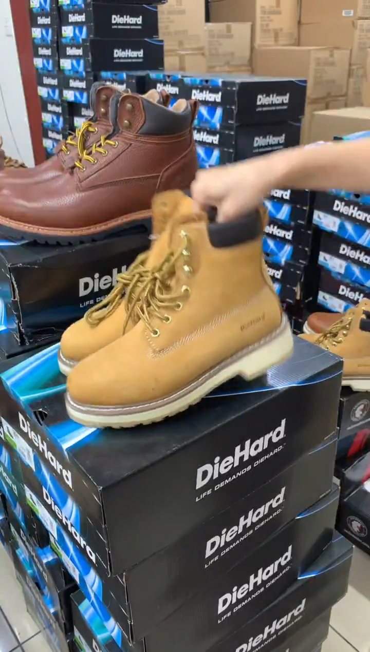 牛皮46.5 码，84101 ，运动鞋码，工装靴，默认微瑕