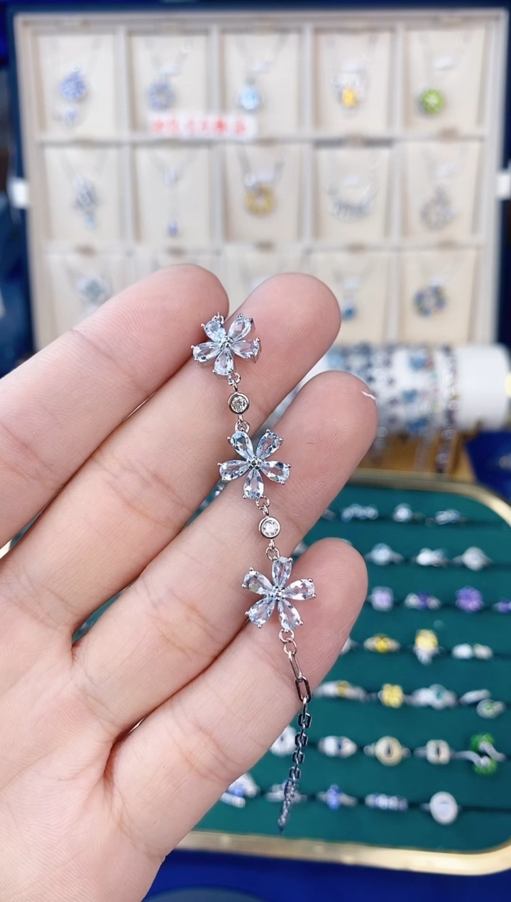 【闪购商品】海蓝宝石手链银S925镶嵌带证书