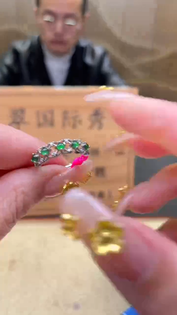 【闪购商品】翡翠颈饰未镶嵌      *11