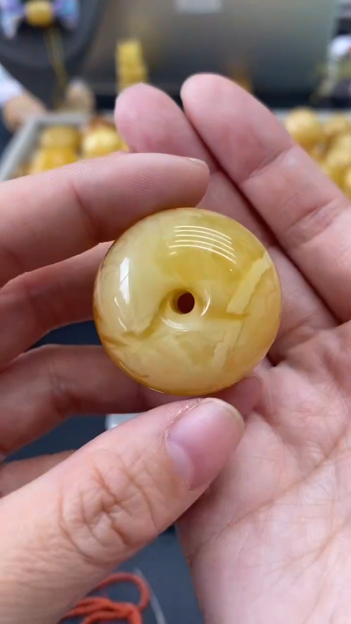 琥珀未镶嵌珠宝奇石1712