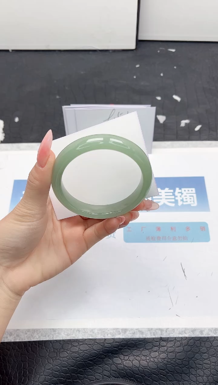 【闪购商品】石英质玉手镯未镶嵌222-56.4