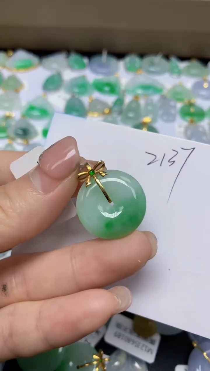 【闪购商品】翡翠挂件18K金镶嵌 天然翡翠A货