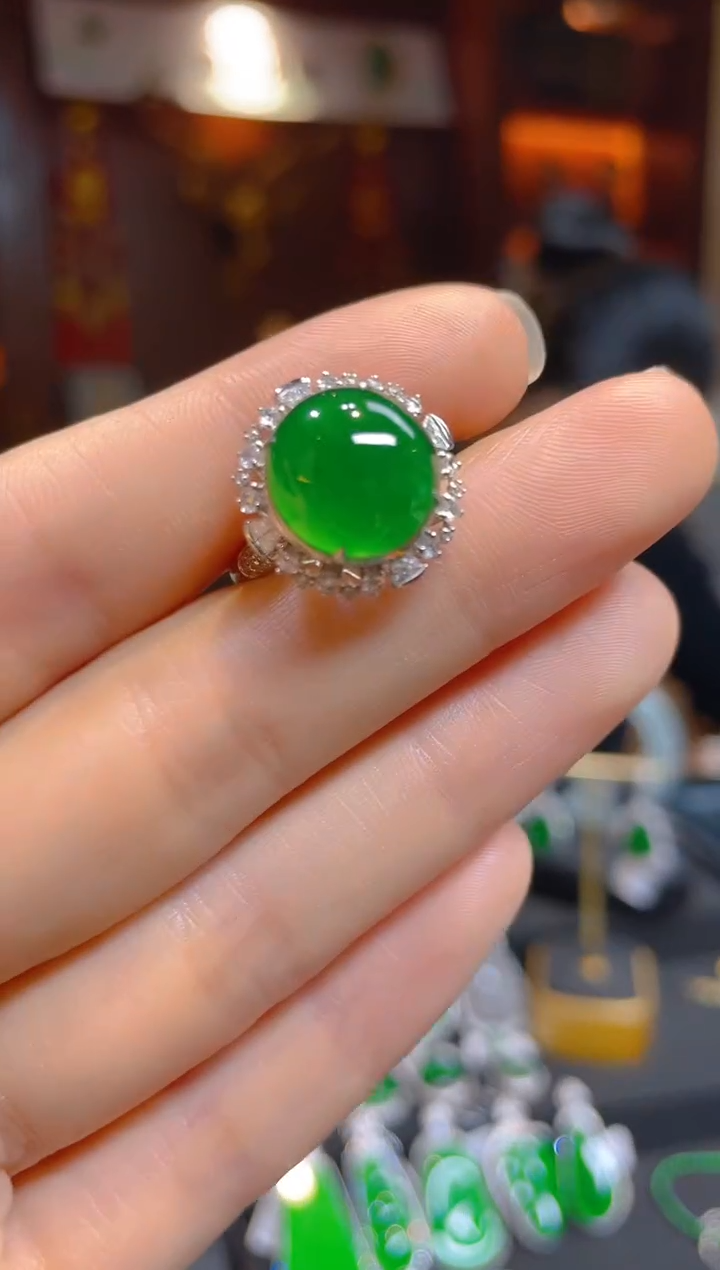 【闪购商品】翡翠戒指18K金镶嵌114856天然A货翡翠蛋面戒指