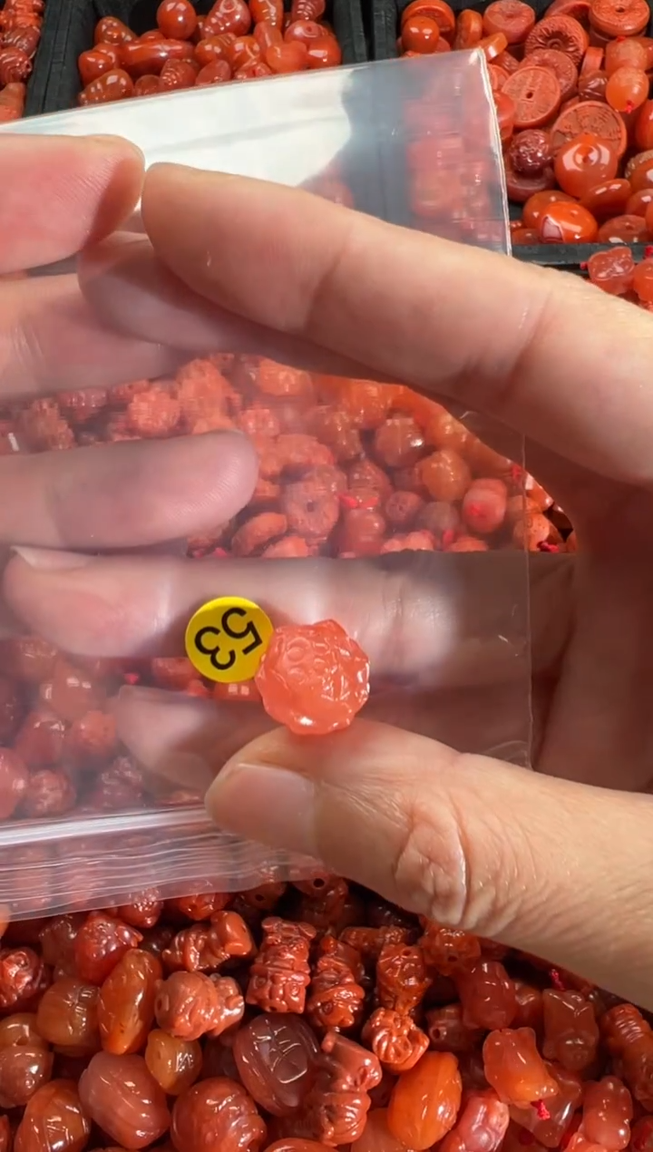 【闪购商品】南红玛瑙颈饰未镶嵌1