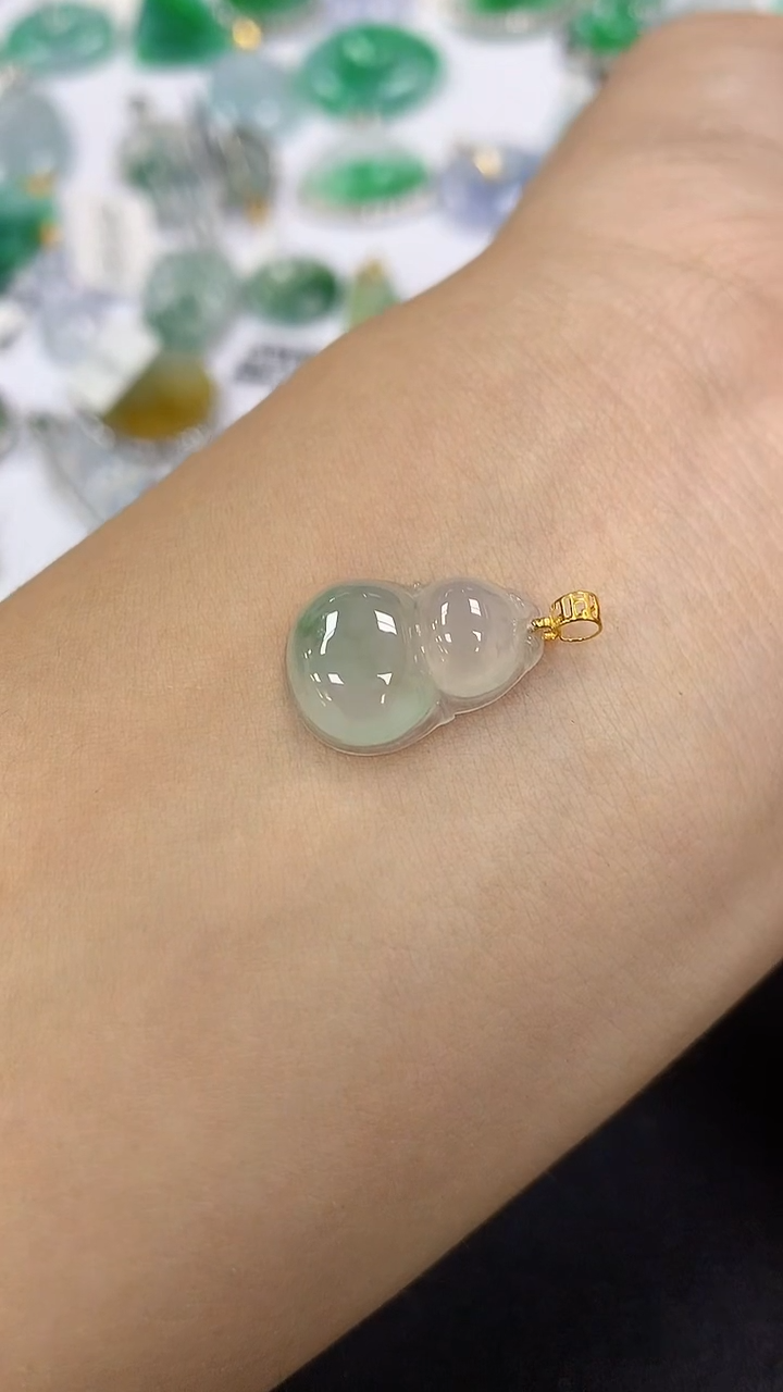 颈饰18K金镶嵌翡翠a货假一赔三支持复检百元上9元证书费自理