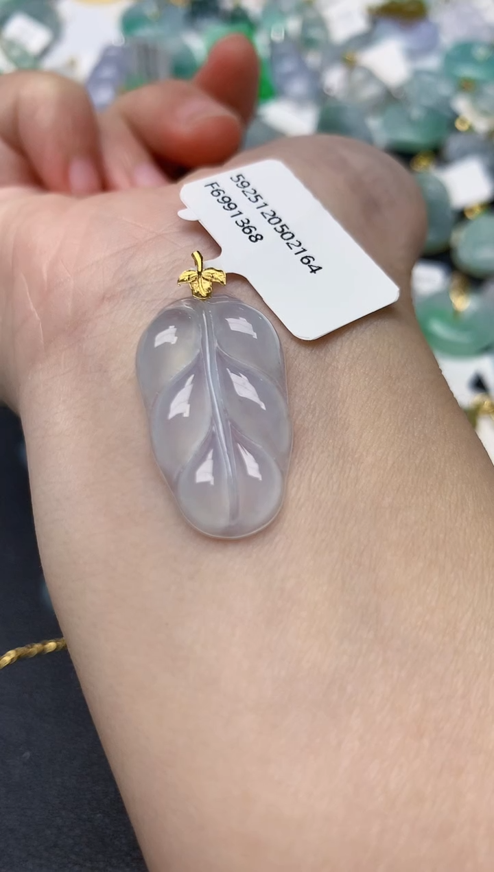 颈饰18K金镶嵌翡翠天然缅甸A货翡翠