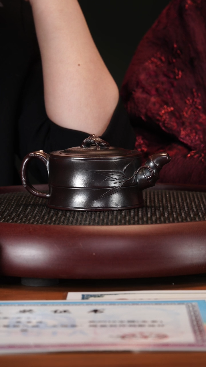 【闪购商品】紫砂茶壶2120YLX松竹梅龙山古乌泥280cc