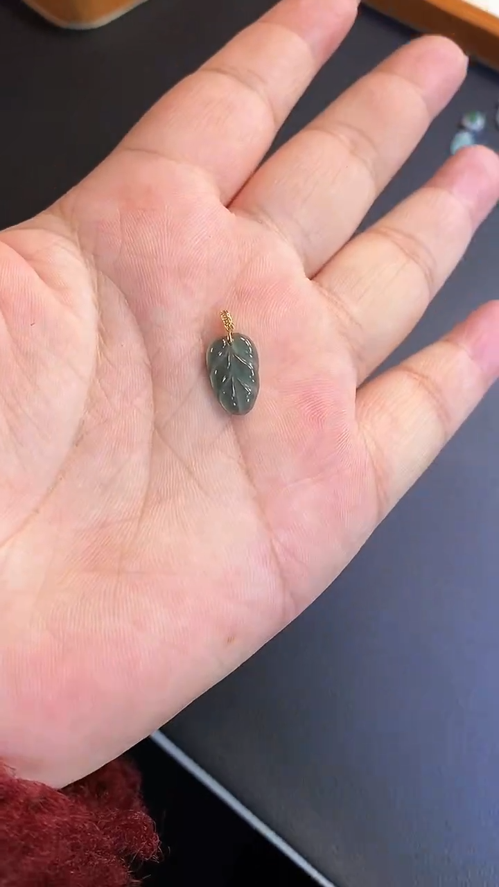 【闪购商品】翡翠吊坠(不含链)18K金镶嵌1