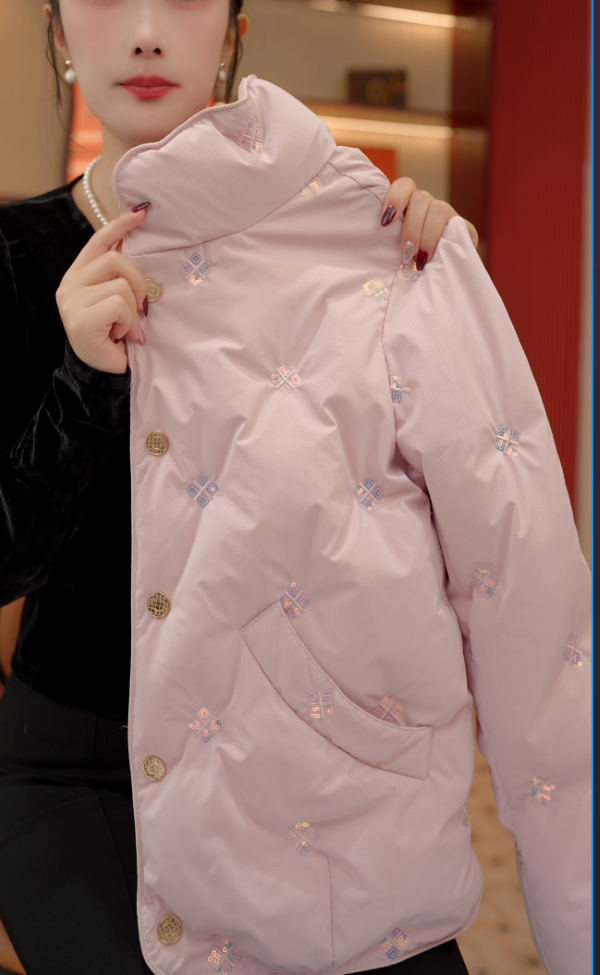 XQ-2025新款时尚气质高端羽绒服