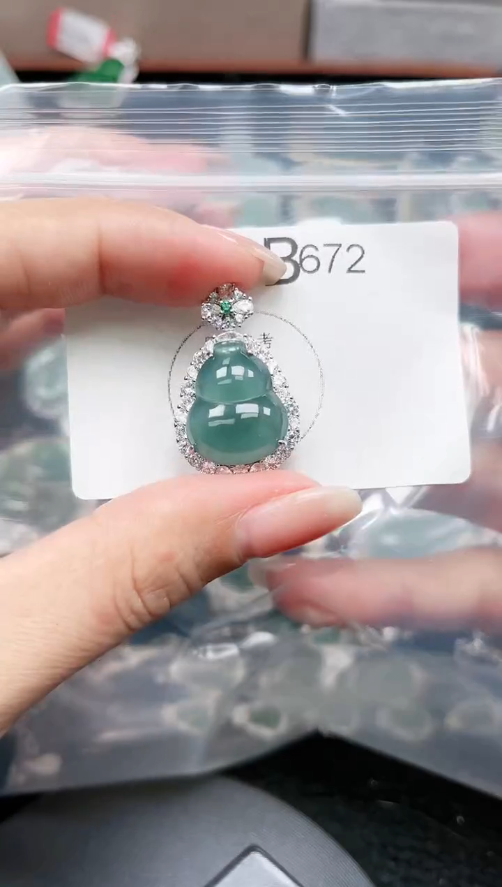 【闪购商品】翡翠颈饰未镶嵌672赠皮绳