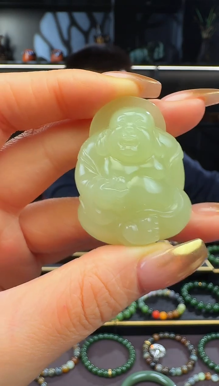 颈饰未镶嵌和田玉h*t黄口佛挂件