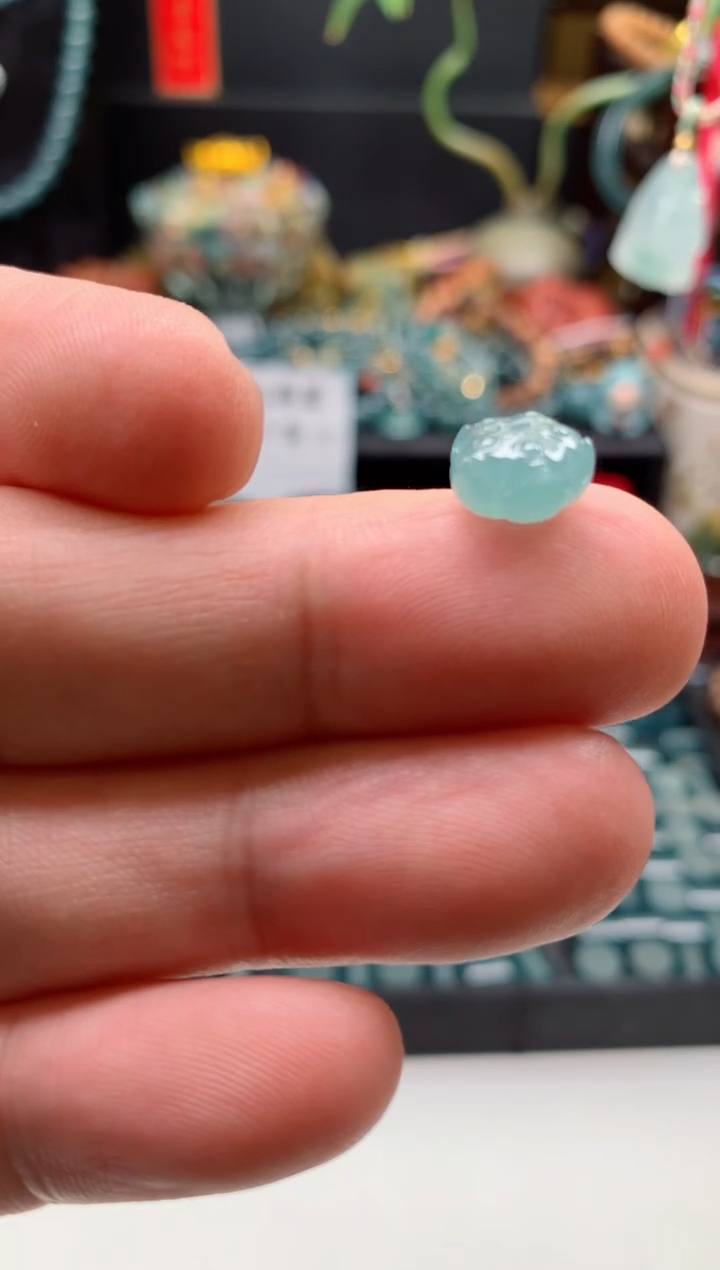 【闪购商品】翡翠颈饰未镶嵌0917618047