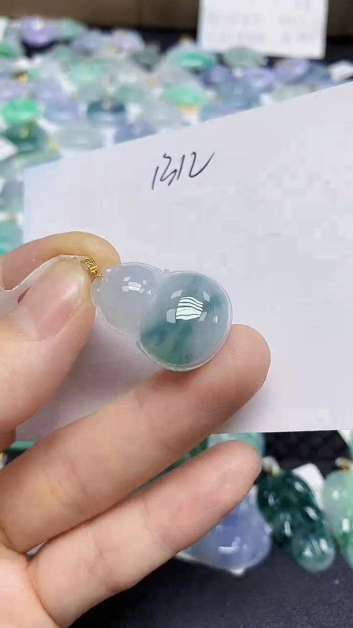 颈饰18K金镶嵌翡翠天然缅甸翡翠A货翡翠百元以上9元证书费自理