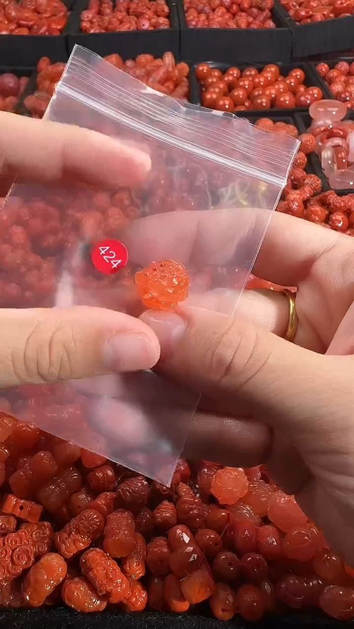 颈饰未镶嵌南红玛瑙1