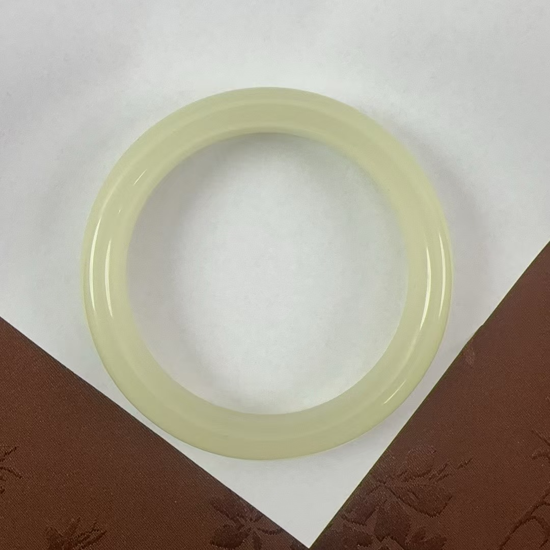 天然和田玉蜂蜜水晴水宽版正圈手镯