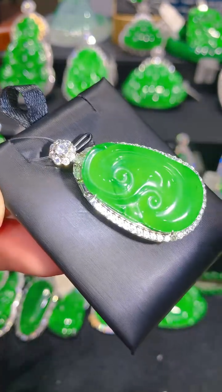 【闪购商品】翡翠颈饰银S925镶嵌28一季