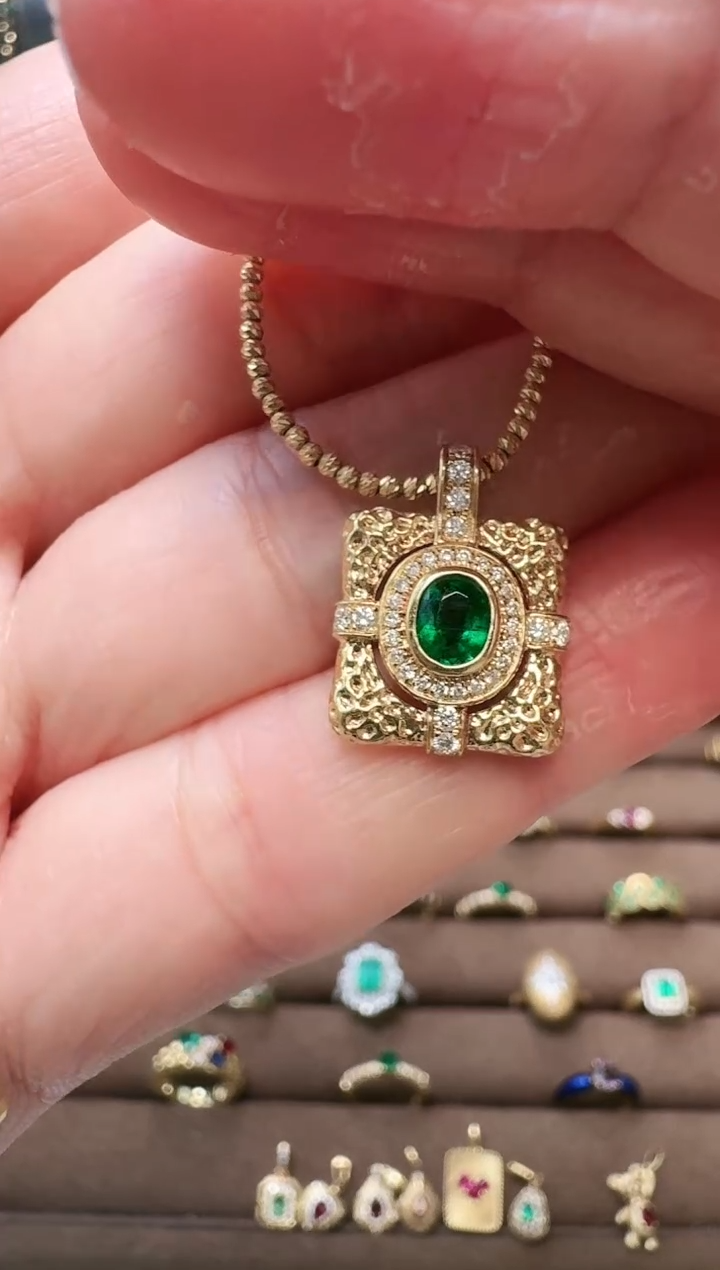 【闪购商品】祖母绿吊坠(不含链)18K金镶嵌18K金祖母绿吊坠