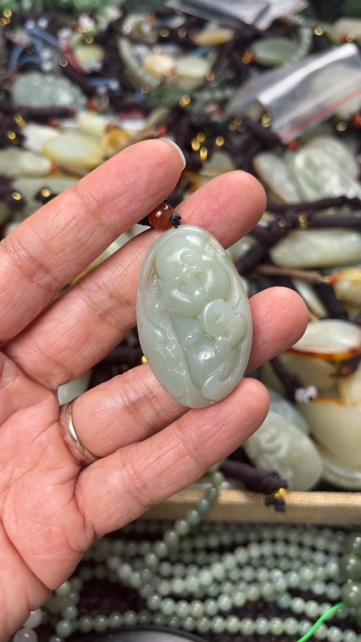 【闪购商品】和田玉颈饰未镶嵌多样性发货没有证书拍一发一有瑕