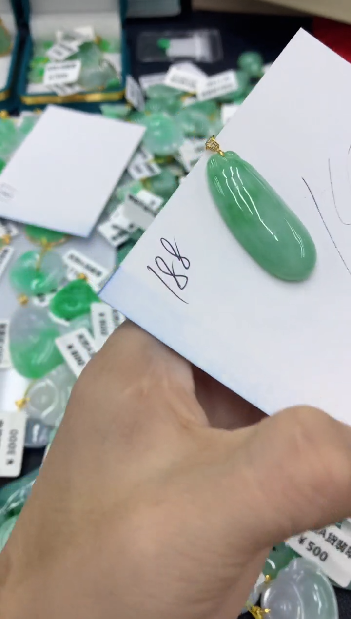 【闪购商品】翡翠颈饰18K金镶嵌1111111111