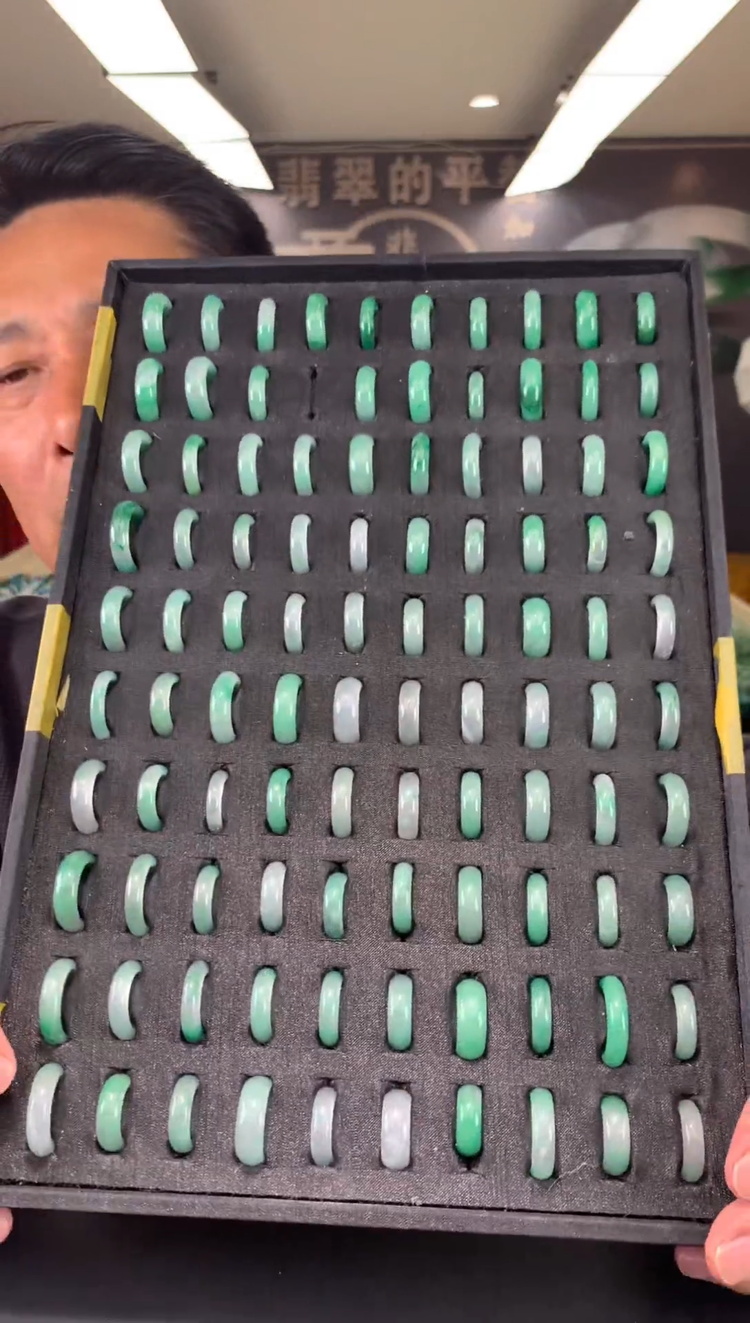 【闪购商品】石英质玉手镯未镶嵌拍一