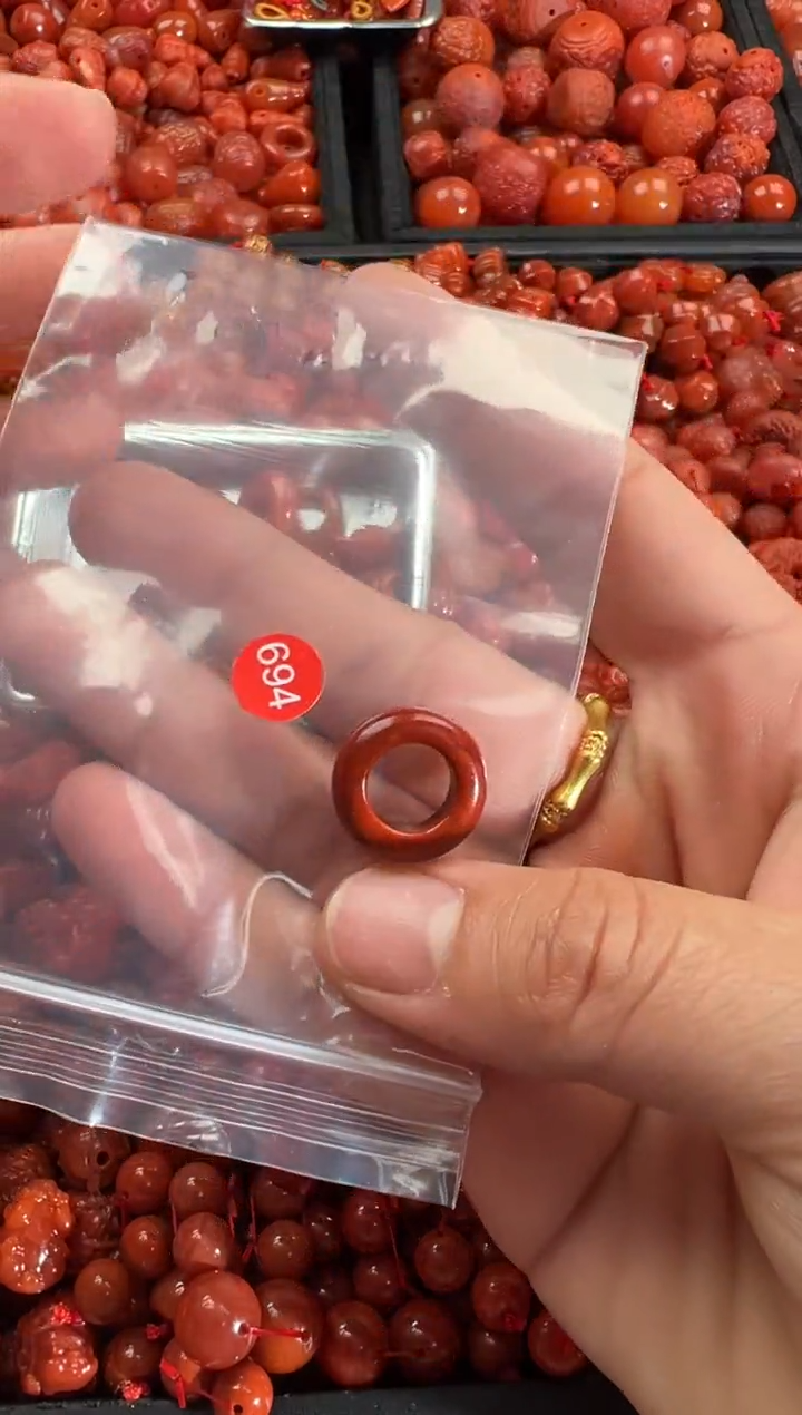 【闪购商品】南红玛瑙颈饰未镶嵌1