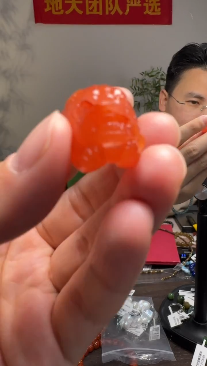 未镶嵌吊坠南红玛瑙南红貔貅雕刻件吊坠（吊坠孔）