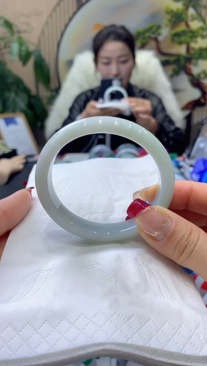 【闪购商品】翡翠手镯未镶嵌99911744