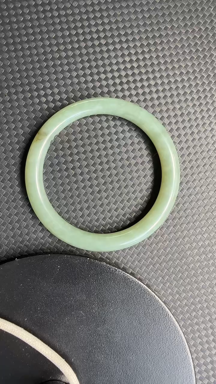 和田玉手镯未镶嵌215圈口55