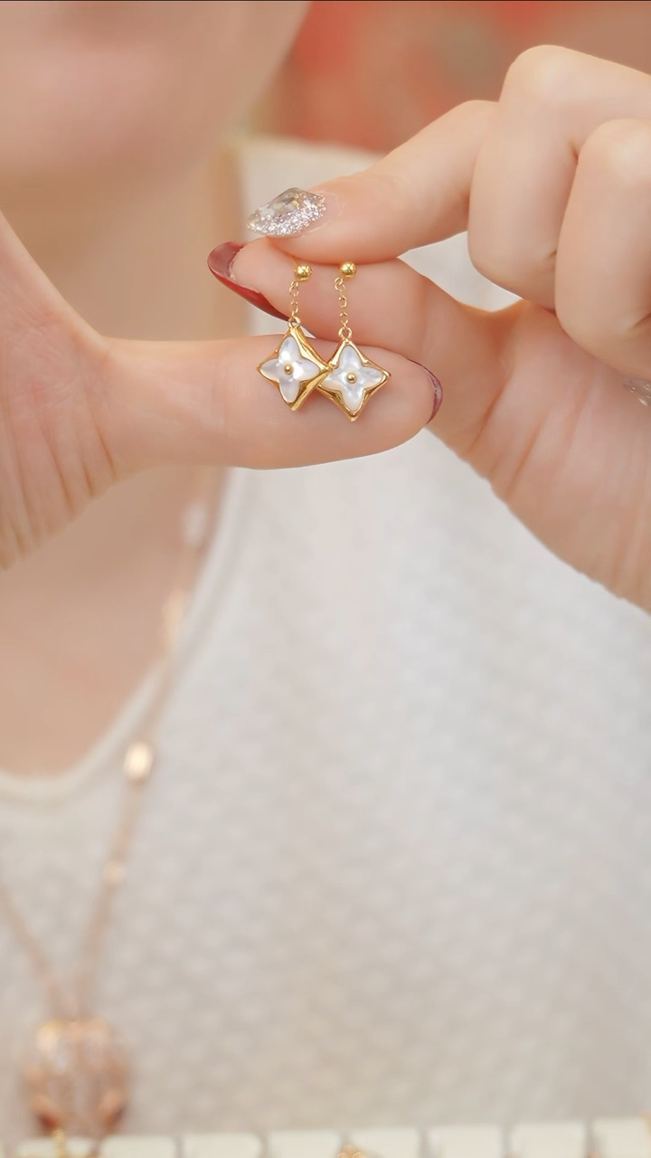 【闪购商品】贝壳（贝母）耳饰18K金镶嵌老花