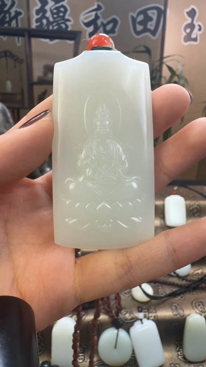 颈饰未镶嵌和田玉白玉观音