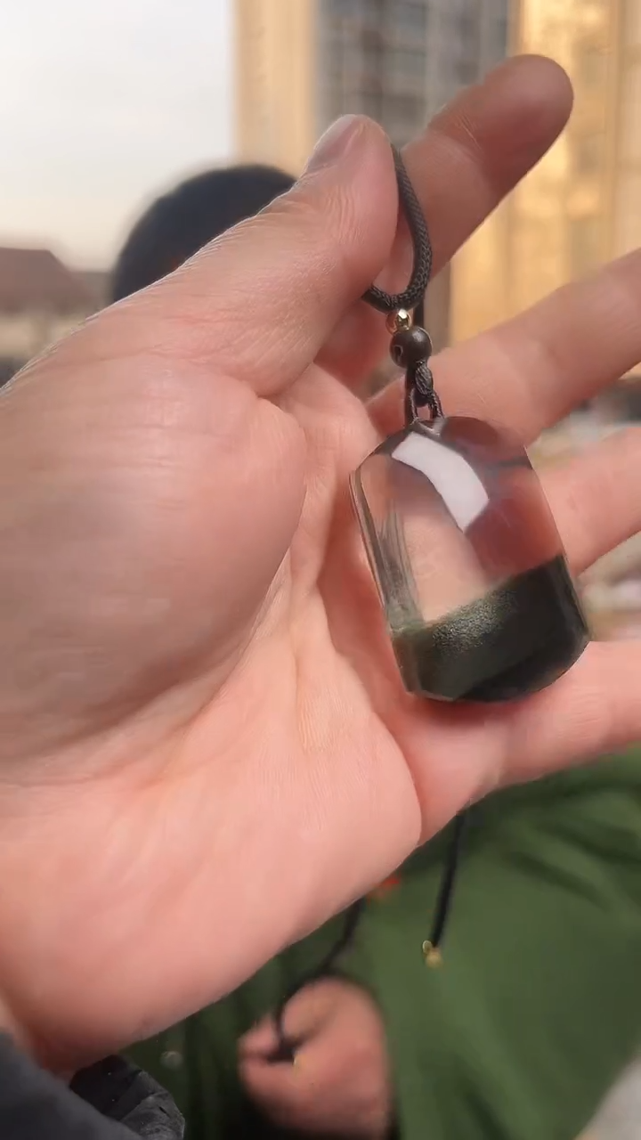 【闪购商品】绿水晶吊坠(赠链)未镶嵌天然绿幽灵无事牌多样性发一