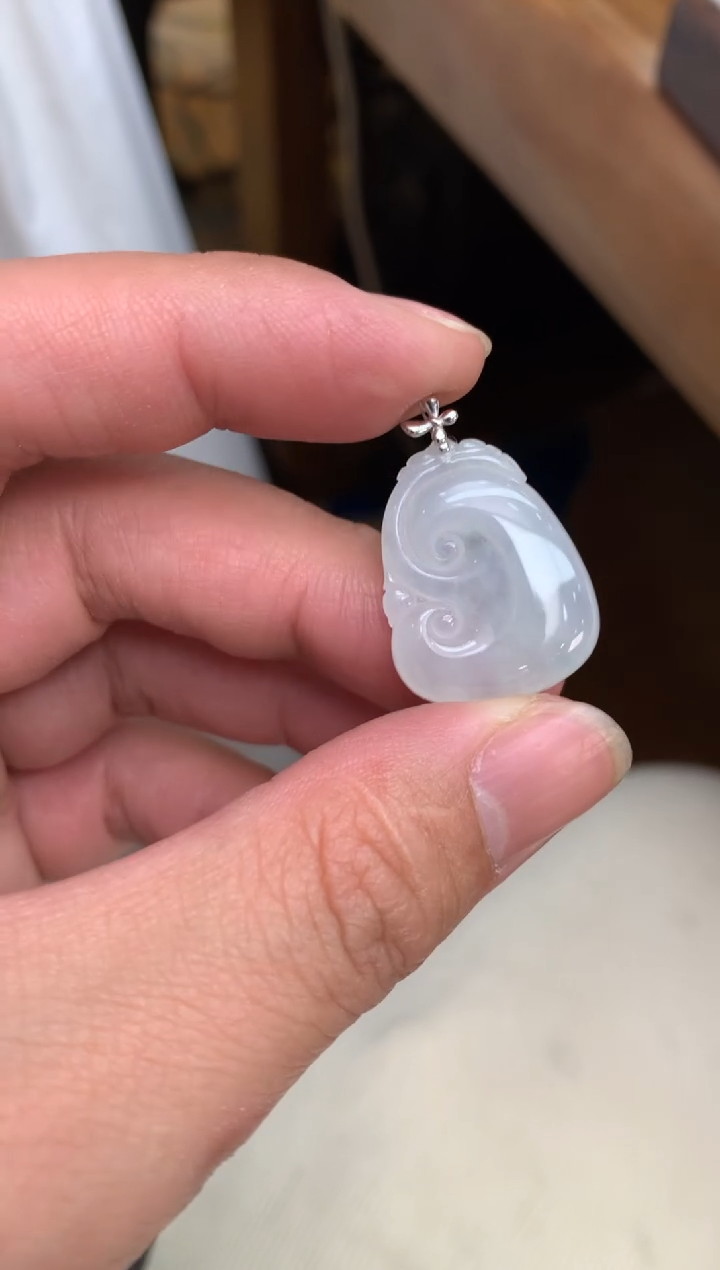 【闪购商品】翡翠颈饰18K金镶嵌如意