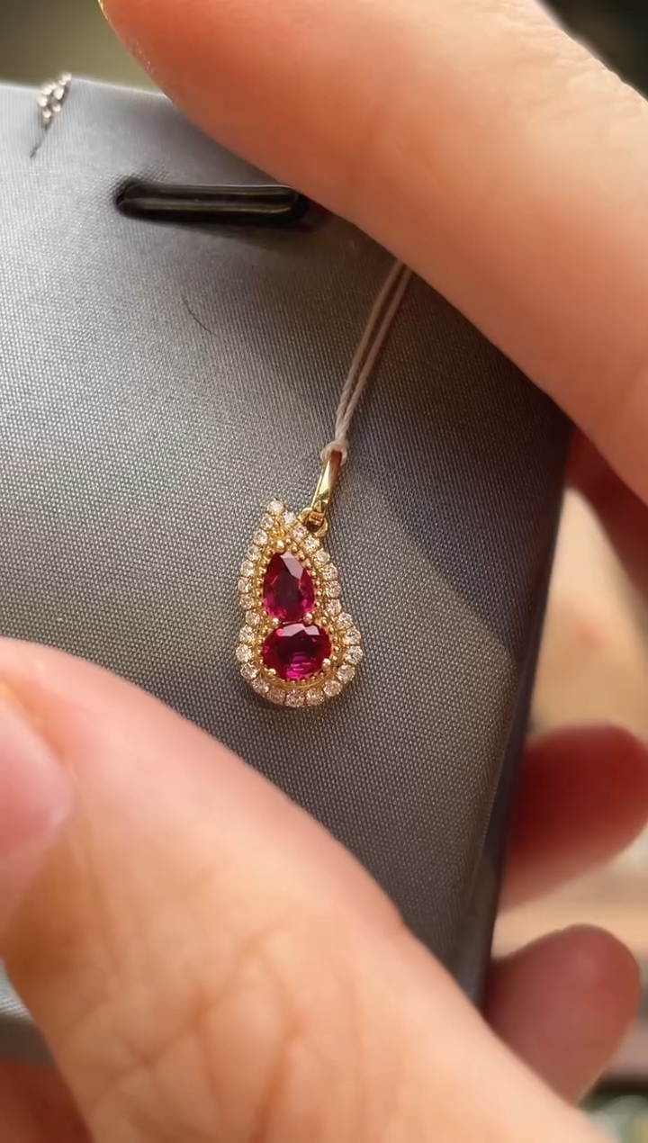 吊坠(不含链)18K金镶嵌红宝石主石：0.47ct