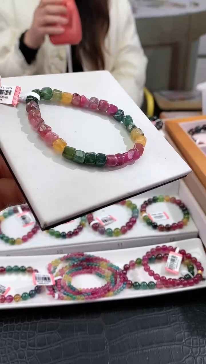 【闪购商品】碧玺手串未镶嵌多样性发一条