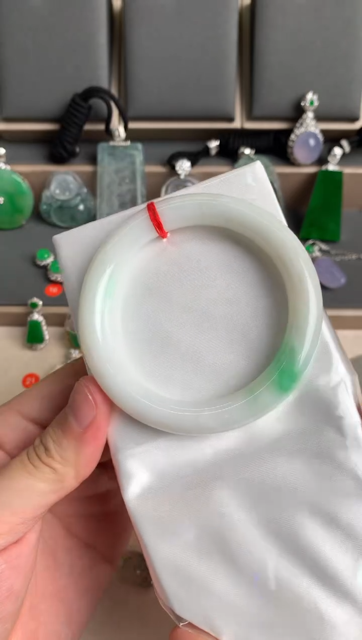 未镶嵌手镯翡翠翡翠