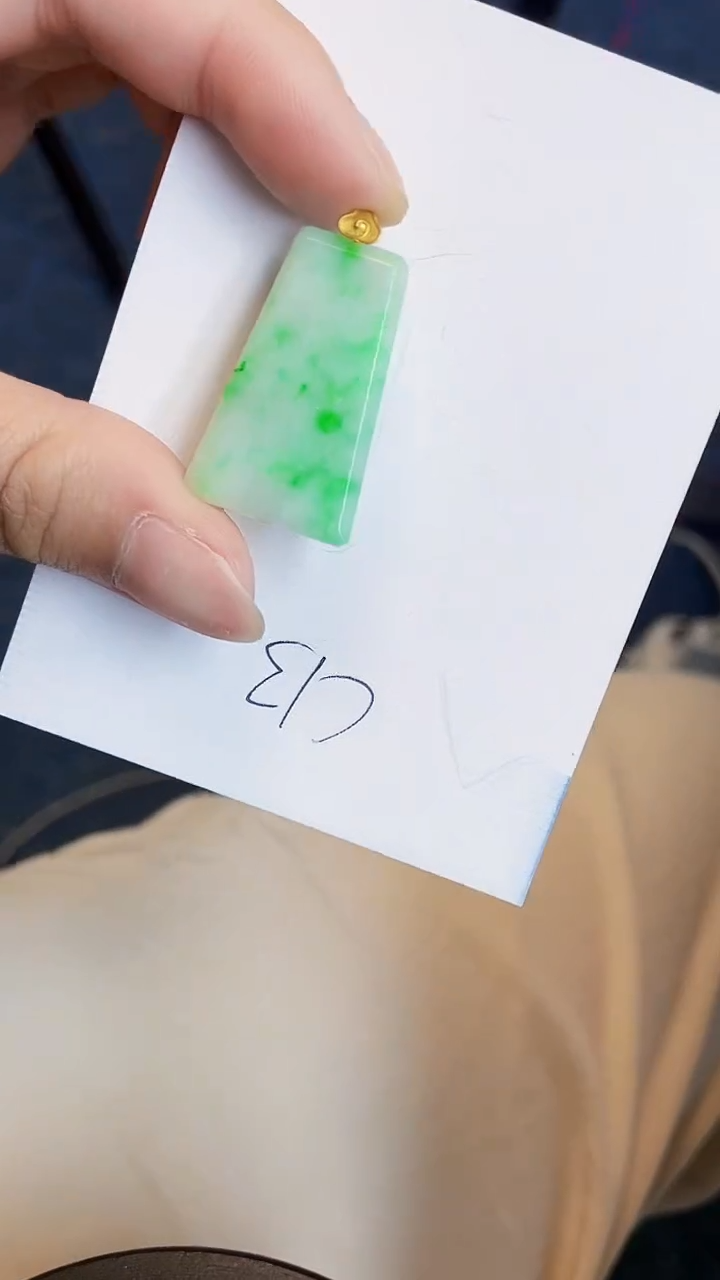 翡翠18K金镶嵌颈饰00000000000