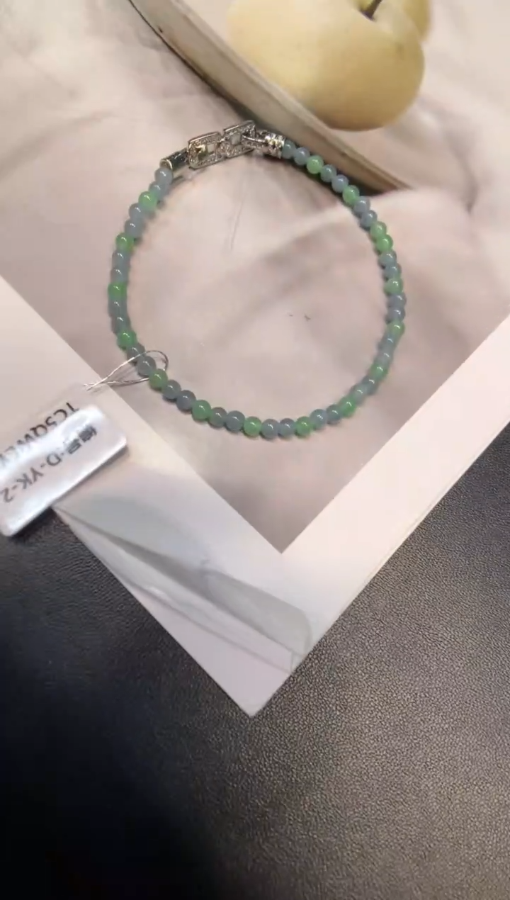 颈饰未镶嵌翡翠手串