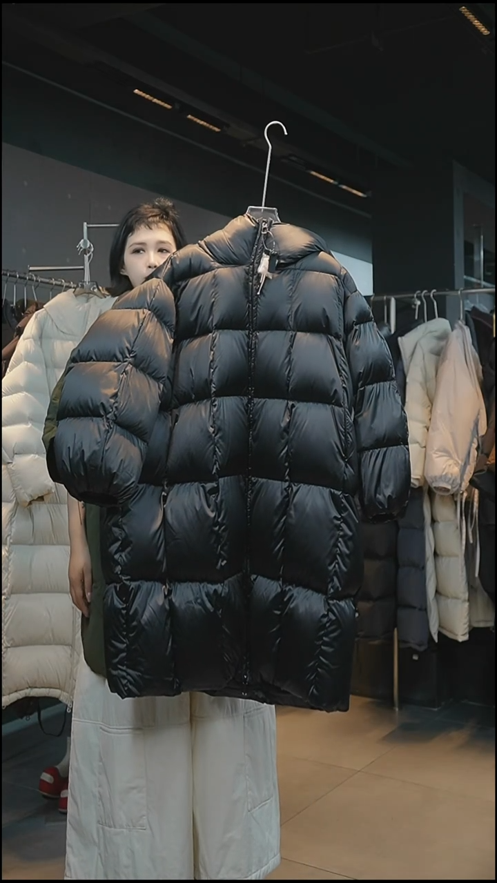 明***好黑色羽绒外套