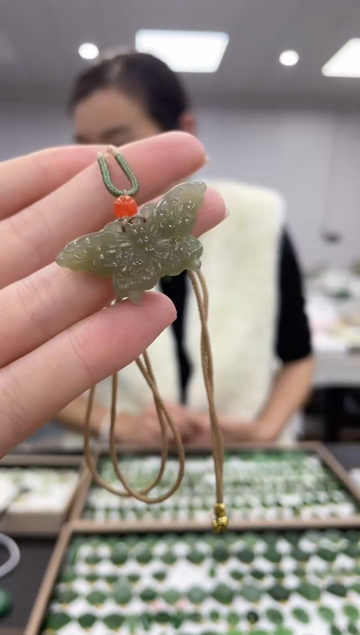 【闪购商品】和田玉吊坠未镶嵌多样性拍一发一蝴蝶ww