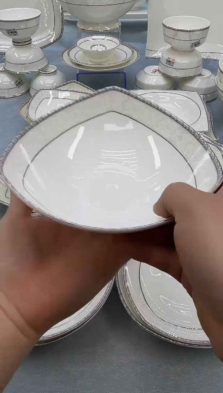 骨瓷玲珑6三角2个  