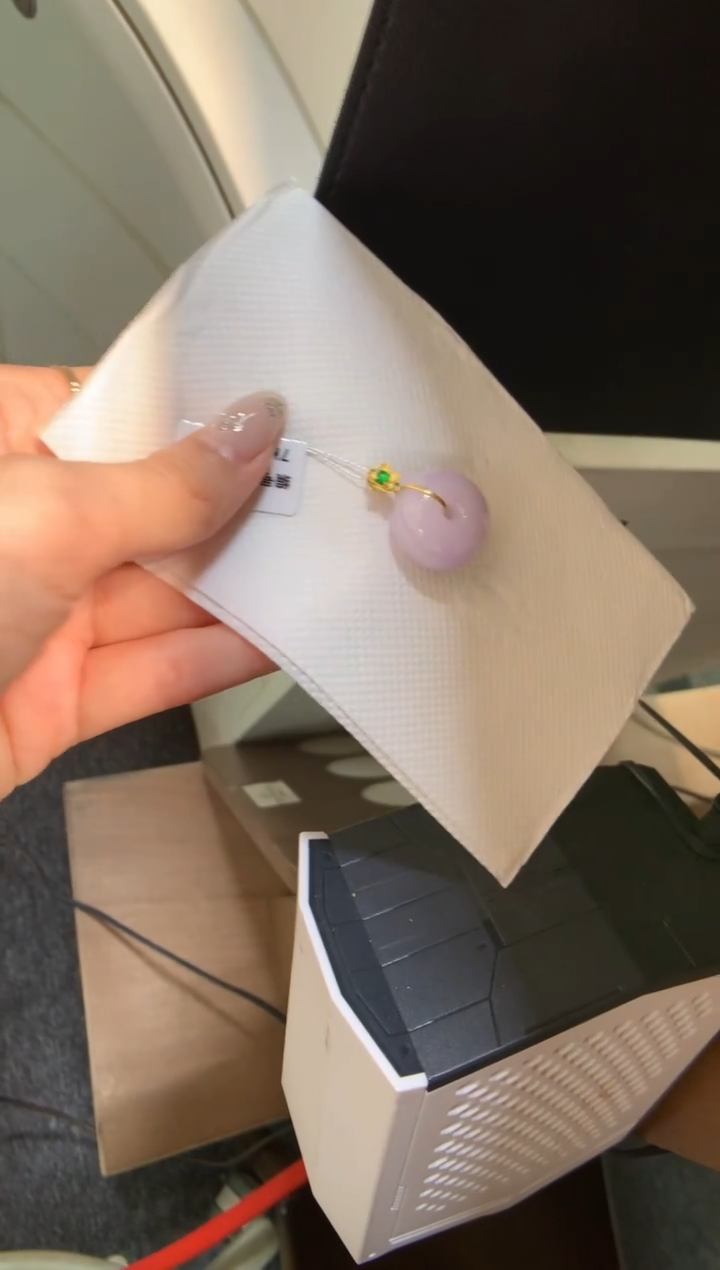 颈饰18K金镶嵌翡翠平安扣