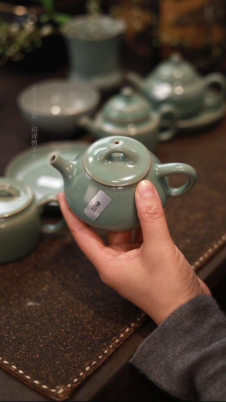 【闪购商品】杯0268一级品青绿仿古石瓢壶