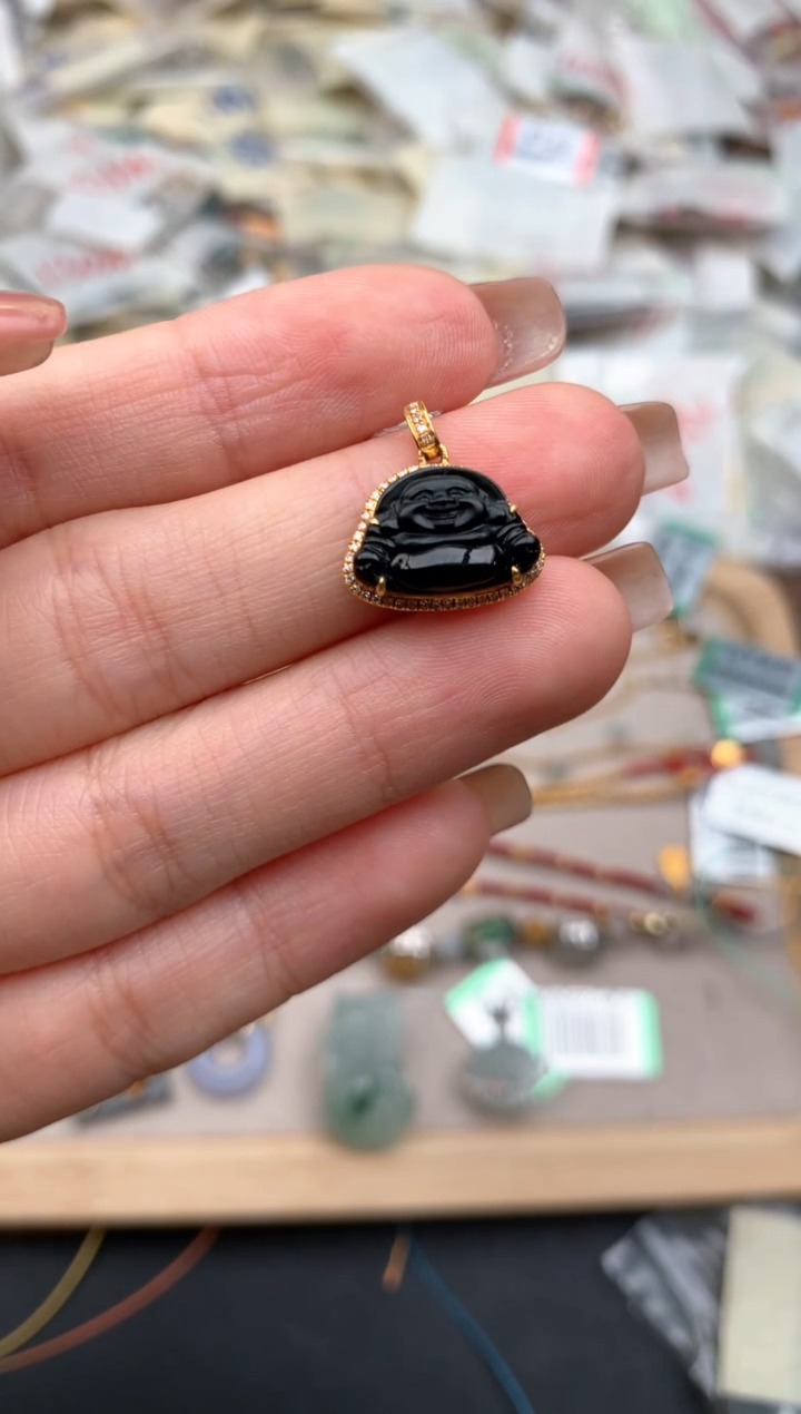 18K金镶嵌挂件翡翠一