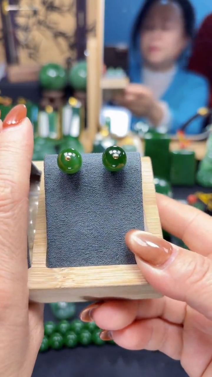 【闪购商品】和田玉（碧玉）吊坠(不含链)18K金镶嵌1