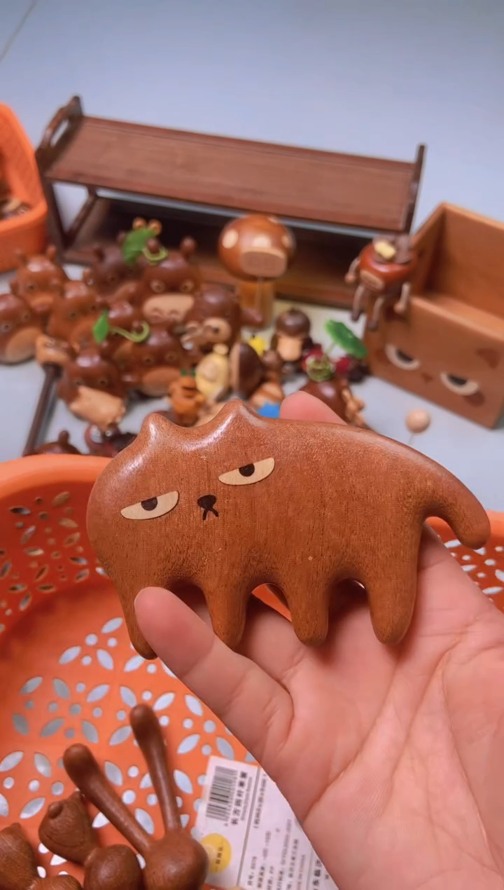 猫咪头梳                    