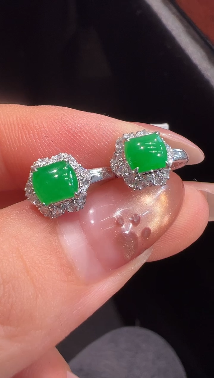 18K金镶嵌翡翠耳饰耳饰