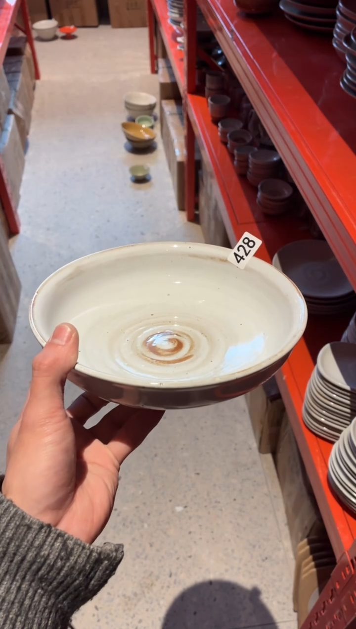 瓷片菠***李428白麻点平沿盘1个