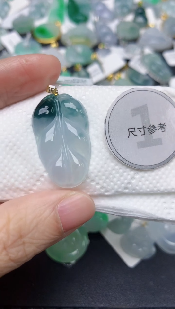 颈饰18K金镶嵌翡翠天然缅甸A货翡翠