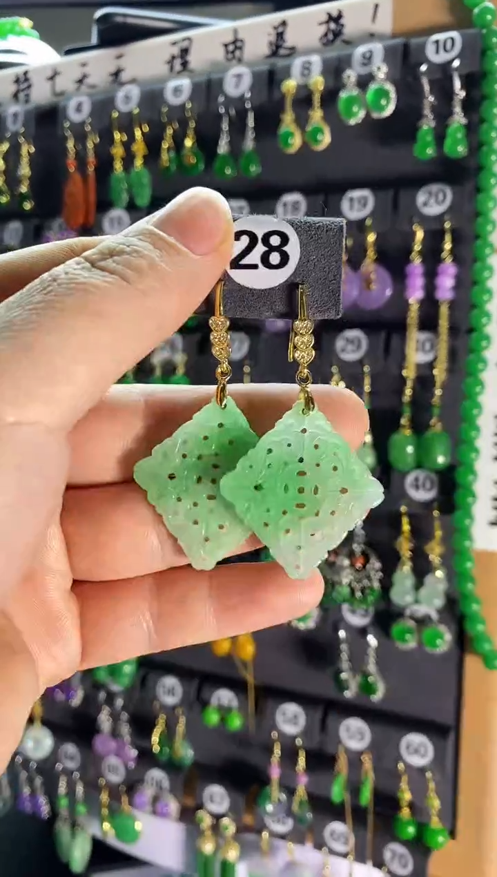 【闪购商品】翡翠耳饰银S925镶嵌28...