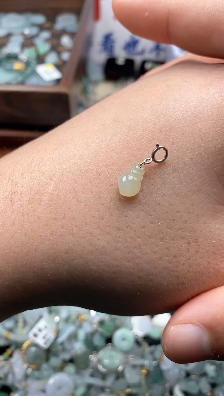 【闪购商品】翡翠颈饰未镶嵌哥哥